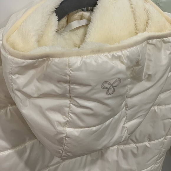 Aritzia TNA The Little Fuzzy Puff in Matte Pearl size XXS - Picture 7 of 8